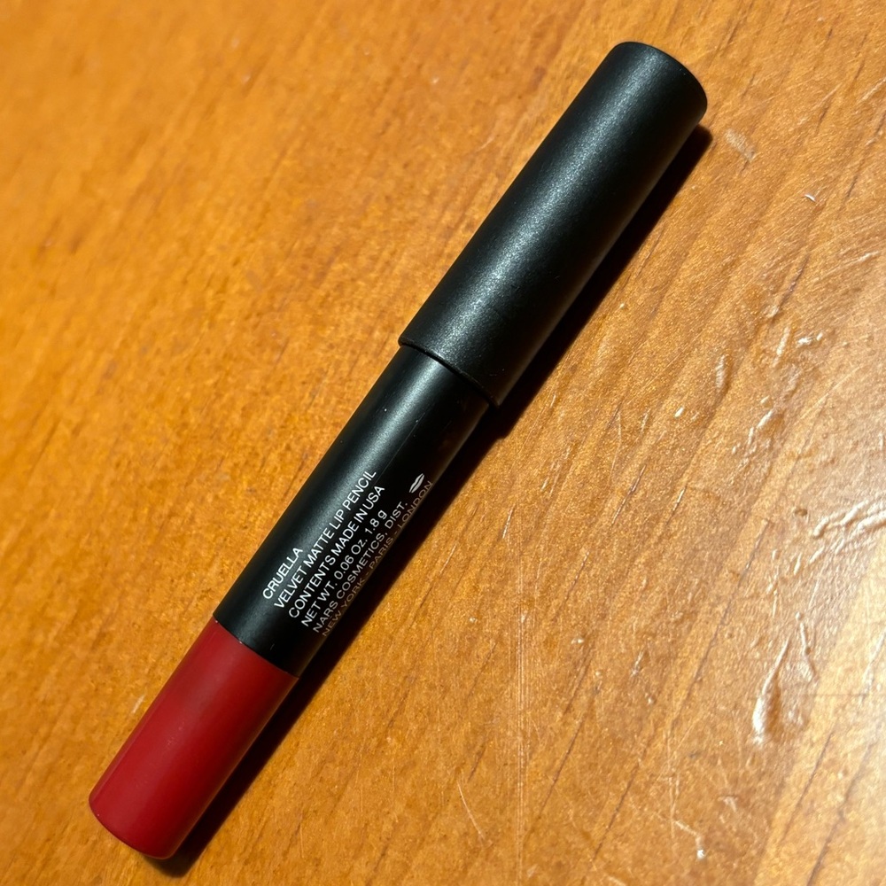 NARS Velvet Matte Lip Pencil Cruella - Picture 7 of 14